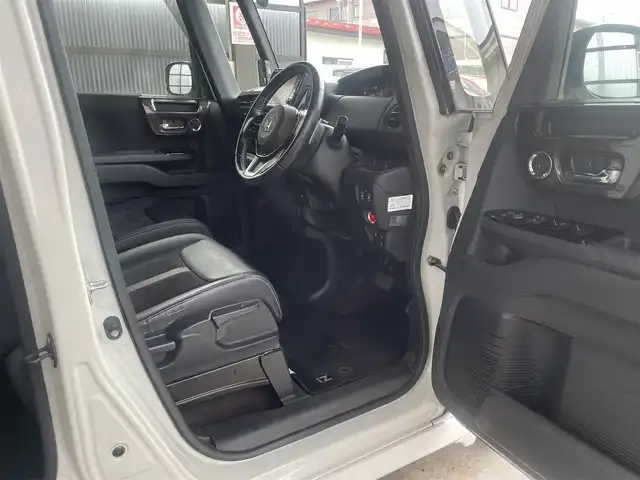 ホンダ Ｎ ＢＯＸ カスタム G EX ターボ ホンダセンシング 秋田県 2017(平29)年 13.3万km プレミアムホワイトパールⅡ (株)IDOMが運営する【じしゃロン秋田店】の自社ローン対象車両になります。こちらは現金またはオートローンご利用時の価格です。自社ローンご希望の方は別途その旨お申付け下さい/メモリナビ/フルセグテレビ/バックカメラ/ウィンカーミラー/クルーズコントロール/ドアバイザー/プッシュスタート/両側パワースライドドア/ETC/スマートキー/シートヒーター/スマートキー