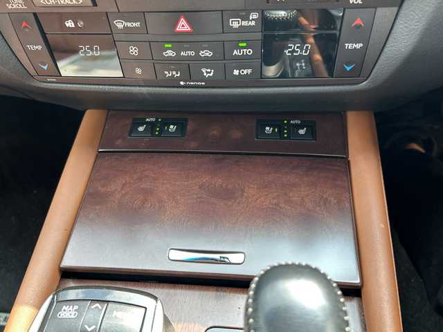 レクサス ＧＳ 300h Iパッケージ 和歌山県 2014(平26)年 11万km 白 純正ナビ/フルセグTV/バックカメラ/(BT/CD/DVD/USB)/クルーズコントロール/横滑り防止装置/レザーシート/パワーシート/シートヒーター/シートエアベンチレーション/ビルトインETC/フロント・リアエアロパーツ/車高調/リアサンシェード/フォグランプ/オートライト/ヘッドライトウォッシャー