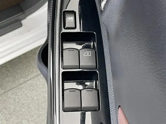 日産 デイズ ルークス ボレロ 愛知県 2019(平31)年 5.5万km ホワイトパール 社外ナビ/フルセグTV/Bluetooth/アラウンドビューモニター/ETC/片側パワースライドドア/コーナーセンサー/衝突軽減ブレーキ/禁煙車/スタッドレスタイヤ積込/レーザー調シート