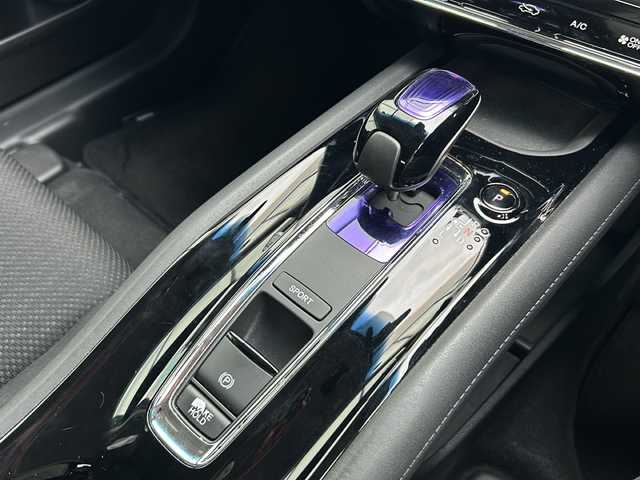 ホンダ ヴェゼル ハイブリッド X 山形県 2014(平26)年 5.2万km モルフォブルーP 禁煙車/４WD/寒冷地仕様/衝突軽減ブレーキ/クルーズコントロール/横滑り防止装置/フロント・バックカメラ/純正ナビ/（Bluetooth/ワンセグ/AM/FM）/ステアリングスイッチ/パドルシフト/電動パーキングブレーキ/DN席シートヒーター/スマートキー×２/取扱説明書/記録簿/ドアバイザー/純正アルミホイール