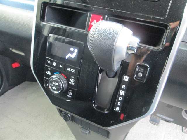 トヨタ ルーミー カスタムG S 千葉県 2017(平29)年 4.1万km パールホワイトⅢ 純正SDナビ、ワンセグTV/バックカメラ/オーディオ【CD/DVD/SD/BT】/両側パワースライドドア/トヨタセーフティセンス/LEDヘッドライト&LEDフォグ/純正14インチAW/ウィンカードアミラー/リアソナー/クルーズコントロール/アイドリングストップ/横滑り防止システム/純正フロアマット&ドアバイザー/スマートキー/プッシュスタート/保証書/取扱説明書