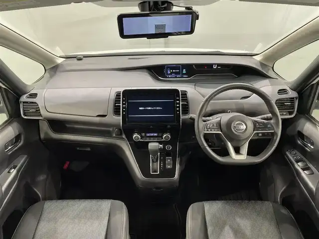 日産 セレナ ハイウェイスター V 愛知県 2021(令3)年 4.5万km ブリリアントホワイトパール 純正10インチナビ/（Bluetooth/AM/FM/フルセグTV）/フリップダウンモニター/衝突軽減ブレーキ/両側電動スライドドア/ハンズフリー/アラウンドビューモニター/レーダークルーズコントロール/LEDヘッドライト/ETC/ドライブレコーダー/コーナーセンサー/レーンキープアシスト/スマートキー/純正16インチAW/アイドリングストップ