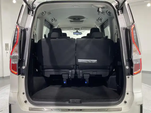 日産 セレナ ハイウェイスター V 愛知県 2021(令3)年 4.5万km ブリリアントホワイトパール 純正10インチナビ/（Bluetooth/AM/FM/フルセグTV）/フリップダウンモニター/衝突軽減ブレーキ/両側電動スライドドア/ハンズフリー/アラウンドビューモニター/レーダークルーズコントロール/LEDヘッドライト/ETC/ドライブレコーダー/コーナーセンサー/レーンキープアシスト/スマートキー/純正16インチAW/アイドリングストップ