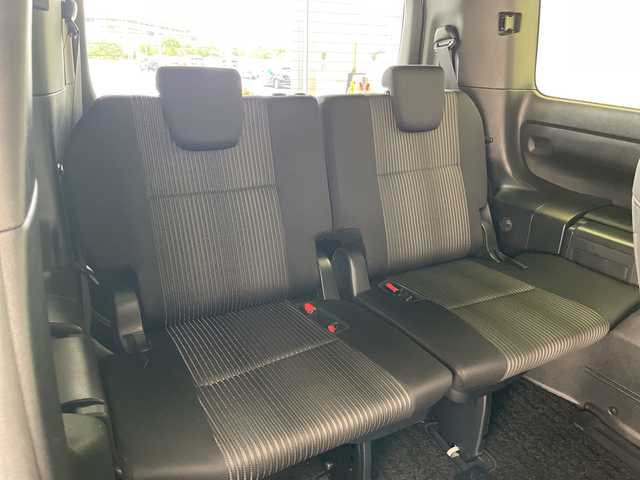 トヨタ ヴォクシー ハイブリッド ZS 煌 愛知県 2018(平30)年 5.1万km ホワイトパールクリスタルシャイン モデリスタエアロ/純正10型ナビ/フリップダウンモニター/両側パワースライドドア/クルーズコントロール/シートヒーター/バックカメラ/純正アルミホイール/LEDヘッドライト/リアオートエアコン/オートマチックハイビーム/ETC/衝突軽減システム/フルセグ/CD DVD/Bluetooth/ステアリングスイッチ/スマートキー/プッシュスタート