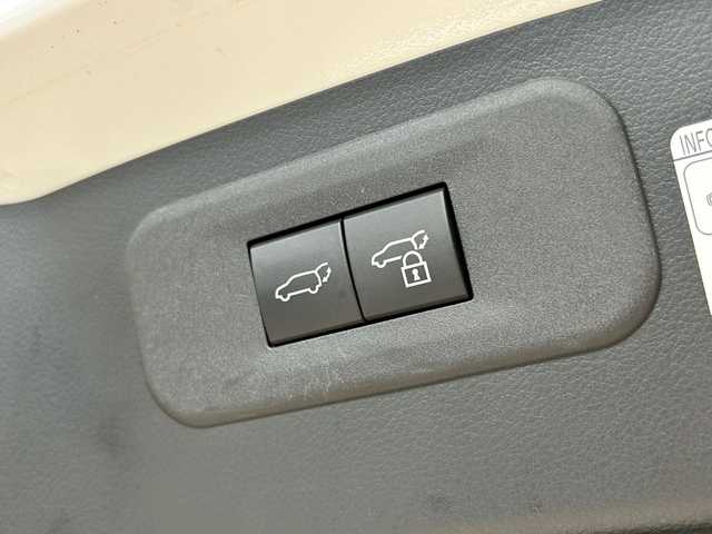 レクサス ＮＸ 350 Fスポーツ 熊本県 2022(令4)年 1.9万km ホワイトノーヴァガラスフレーク パノラマサンルーフ/ブラインドスポットモニター/エアロダイナミクスパッケージ/ハンドルヒーター/パワーバックドア/レザーシート/ETC/オートマチックハイビーム/オートホールド/コーナーセンサー/3眼LEDヘッドライト/パノラミックビューモニター/レーダー探知機/ワイヤレス充電/全方位カメラ/ACC/プッシュスタート/スマートキー/純正ナビ/フルセグテレビ/電動リアゲート/前後ドライブレコーダー/純正フロアマット/ルーフレール/純正アルミホイール/衝突被害軽減システム