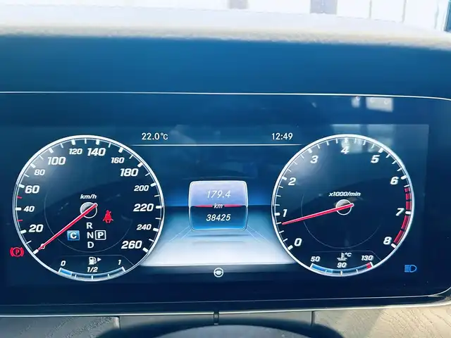 メルセデス・ベンツ Ｅ２００ クーペ スポーツ 大阪府 2017(平29)年 3.9万km パール レザーP/レーダーセーフティP/サンルーフ/HUD/Burmeste/ACC/純正ナビ/TV/360度カメラ/applecarplay/純正19インチAW/LEDヘッドライト/赤黒革/メモリ付きパワーシート/シートヒーター/パフュームアトマイザ