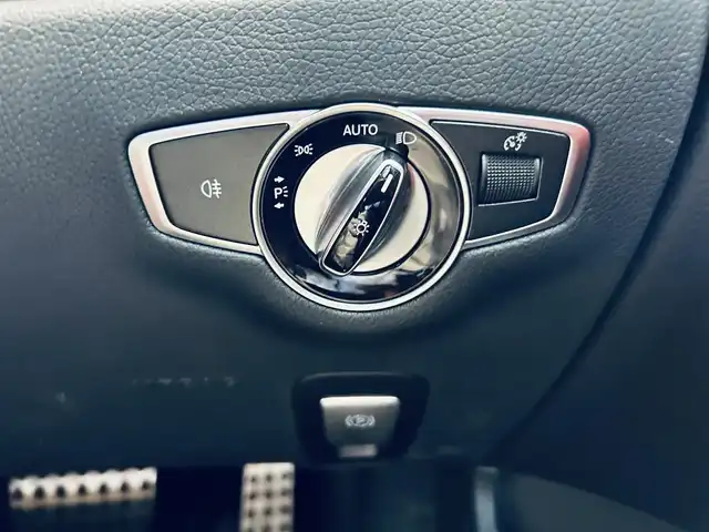メルセデス・ベンツ Ｅ２００ クーペ スポーツ 大阪府 2017(平29)年 3.9万km パール レザーP/レーダーセーフティP/サンルーフ/HUD/Burmeste/ACC/純正ナビ/TV/360度カメラ/applecarplay/純正19インチAW/LEDヘッドライト/赤黒革/メモリ付きパワーシート/シートヒーター/パフュームアトマイザ