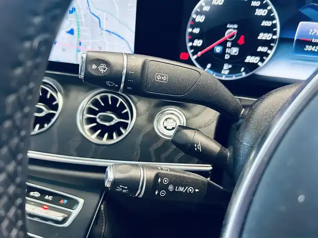 メルセデス・ベンツ Ｅ２００ クーペ スポーツ 大阪府 2017(平29)年 3.9万km パール レザーP/レーダーセーフティP/サンルーフ/HUD/Burmeste/ACC/純正ナビ/TV/360度カメラ/applecarplay/純正19インチAW/LEDヘッドライト/赤黒革/メモリ付きパワーシート/シートヒーター/パフュームアトマイザ