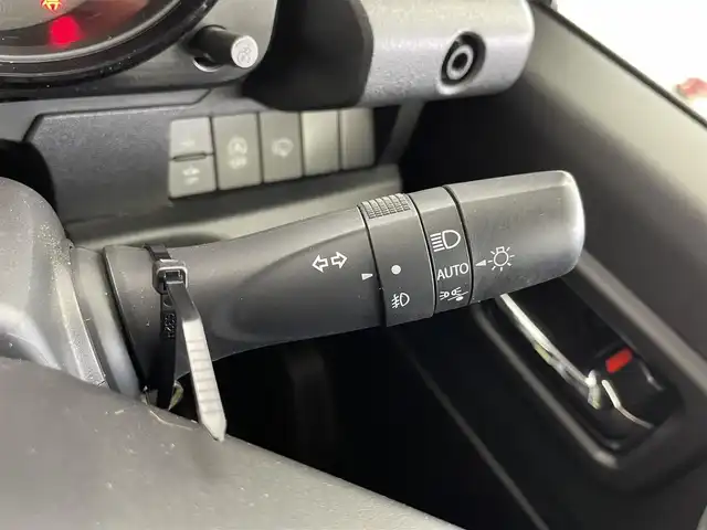 スズキ ジムニー シエラ JC 埼玉県 2023(令5)年 0.8万km ピュアホワイトP 4WD/5MT/社外オーディオ/ CD Bluetooth USB/スズキセーフティーサポート/デュアルセンサーブレーキサポート/レーンキープアシスト/アダプティブクルーズコントロール/先行車発進お知らせ機能/LEDオートライト/ETC