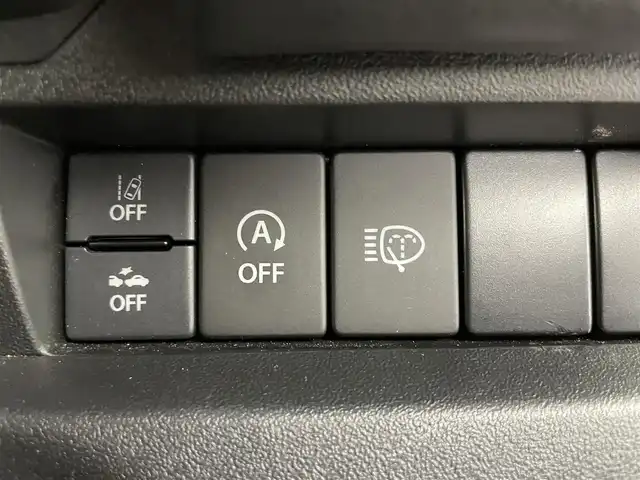 スズキ ジムニー シエラ JC 埼玉県 2023(令5)年 0.8万km ピュアホワイトP 4WD/5MT/社外オーディオ/ CD Bluetooth USB/スズキセーフティーサポート/デュアルセンサーブレーキサポート/レーンキープアシスト/アダプティブクルーズコントロール/先行車発進お知らせ機能/LEDオートライト/ETC