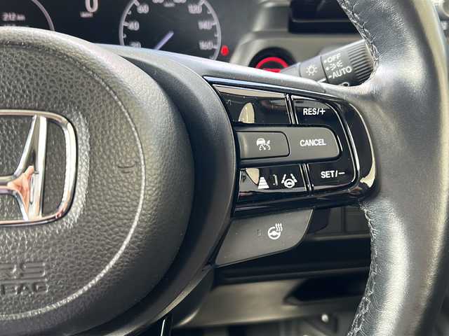 ホンダ ヴェゼル ハイブリッド e:HEV Z 鳥取県 2021(令3)年 7.1万km クリスタルブラックパール ワンオーナー/スマートキーx2個/ハーフレザーシート/パワーテールゲート/プリクラッシュセーフティ/ブラインドスポットモニタリング/アダクティブクルーズ/レーンデパーチャー/クリアランスソナー/ドライブレコーダー/ダウンヒルアシスト/ギャザーズインターナビ/フルセグ・Bluetooth/バックカメラ/ハンドルヒーター/前席シートヒーター/オートエアコン/オートワイパー/オートライト/オートリトラクトミラー/LEDヘッドライト/USB入力/ETCユニット/保証書・取説