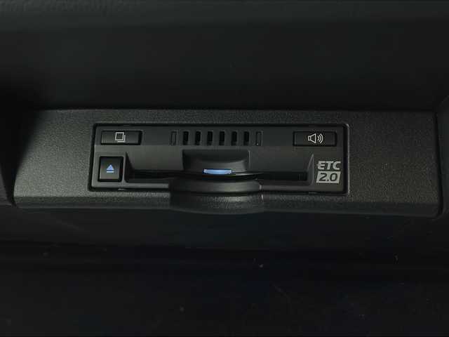 レクサス ＮＸ 300h Fスポーツ 愛知県 2020(令2)年 5.7万km ホワイトノーヴァガラスフレーク パノラマルーフ/三眼LEDヘッドライト/パノラミックビューモニター/純正ナビ/【Bluetooth/フルセグTV/USB/CD/DVD】/衝突被害軽減ブレーキ/コーナーセンサー/ブラインドスポットモニター/レーンアシスト/レーダークルーズコントロール/パドルシフト/ステアリングヒーター/黒革シート/メモリーシート/パワーシート/ベンチレーション（D/N）/シートヒーター（D/N）/電動リアゲート/前後ドライブレコーダー/プッシュスタート/スマートキー/カードキー/スペアキー/オートマチックハイビーム/電動格納ミラー/純正18インチアルミホイール