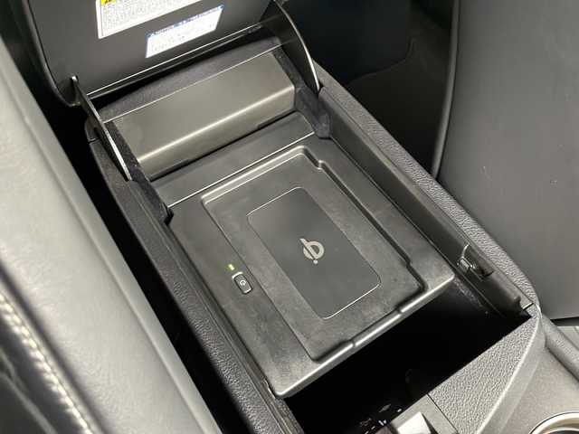 レクサス ＮＸ 300h Fスポーツ 愛知県 2020(令2)年 5.7万km ホワイトノーヴァガラスフレーク パノラマルーフ/三眼LEDヘッドライト/パノラミックビューモニター/純正ナビ/【Bluetooth/フルセグTV/USB/CD/DVD】/衝突被害軽減ブレーキ/コーナーセンサー/ブラインドスポットモニター/レーンアシスト/レーダークルーズコントロール/パドルシフト/ステアリングヒーター/黒革シート/メモリーシート/パワーシート/ベンチレーション（D/N）/シートヒーター（D/N）/電動リアゲート/前後ドライブレコーダー/プッシュスタート/スマートキー/カードキー/スペアキー/オートマチックハイビーム/電動格納ミラー/純正18インチアルミホイール