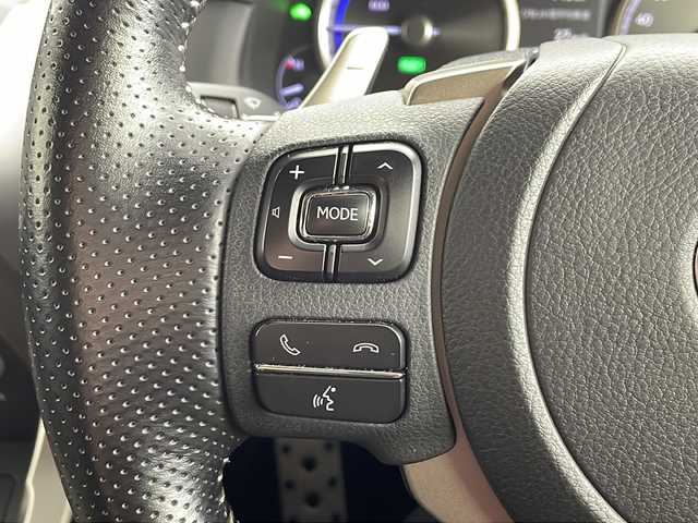 レクサス ＮＸ 300h Fスポーツ 愛知県 2020(令2)年 5.7万km ホワイトノーヴァガラスフレーク パノラマルーフ/三眼LEDヘッドライト/パノラミックビューモニター/純正ナビ/【Bluetooth/フルセグTV/USB/CD/DVD】/衝突被害軽減ブレーキ/コーナーセンサー/ブラインドスポットモニター/レーンアシスト/レーダークルーズコントロール/パドルシフト/ステアリングヒーター/黒革シート/メモリーシート/パワーシート/ベンチレーション（D/N）/シートヒーター（D/N）/電動リアゲート/前後ドライブレコーダー/プッシュスタート/スマートキー/カードキー/スペアキー/オートマチックハイビーム/電動格納ミラー/純正18インチアルミホイール