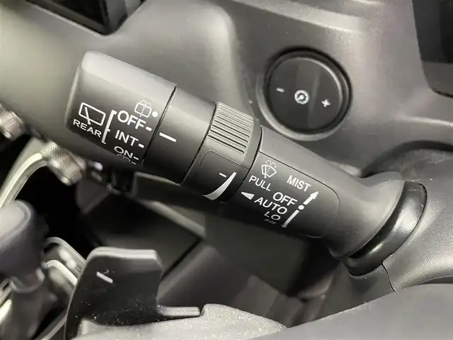 ホンダ ヴェゼル ハイブリッド e:HEV Z 富山県 2023(令5)年 2.9万km サンドカーキパール ワンオーナー/寒冷地仕様/社外9型ナビ【MDV-M909HDF】/(AM/FM/CD/DVD?SD/USB/BT/HDMI)/フルセグTV/バックカメラ/衝突被害軽減ブレーキ/レーンキープアシスト/アダプティブクルーズコントロール/ブラインドスポットモニター/クリアランスソナー/アダプティブハイビーム/LEDヘッドライト/電動リアゲート/ハーフレザーシート/前席シートヒーター/ETC/ドライブレコーダー前後/ステアリングヒーター/ステアリングカバー/スマートキー×２/プッシュスタート/純正18インチAW/ドアバイザー/取扱説明書/保証書