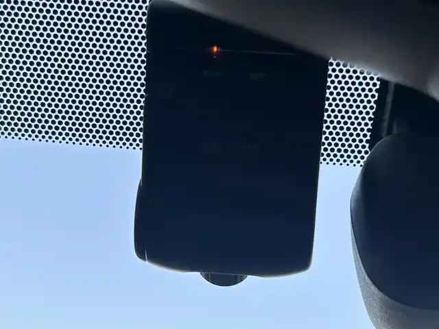 トヨタ ノア G 長崎県 2015(平27)年 9.2万km ホワイトパールクリスタルシャイン 片側パワースライドドア/ディーラーOP/SDナビ【NSZN-W64T】/・Bluetooth接続/・フルセグTV/・DVD再生/バックカメラ/クルーズコントロール/ETC/LEDオートヘッドライト/フォグライト/オートマチックハイビーム/アイドリングストップ/横すべり防止装置/ドライブレコーダー/MTモード付AT/オールオートPW/ISOFIX