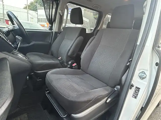 トヨタ ノア G 長崎県 2015(平27)年 9.2万km ホワイトパールクリスタルシャイン 片側パワースライドドア/ディーラーOP/SDナビ【NSZN-W64T】/・Bluetooth接続/・フルセグTV/・DVD再生/バックカメラ/クルーズコントロール/ETC/LEDオートヘッドライト/フォグライト/オートマチックハイビーム/アイドリングストップ/横すべり防止装置/ドライブレコーダー/MTモード付AT/オールオートPW/ISOFIX