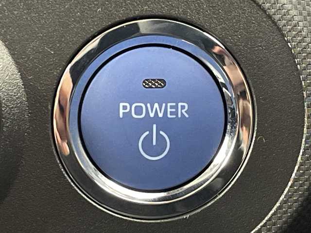 トヨタ ライズ Z 大阪府 2025(令7)年 0.1千km シャイニングホワイトパール 登録済未使用車/スマートアシスト/・衝突回避支援ブレーキ機能 ・衝突警報機能/・車線逸脱警報機能 ・車線逸脱抑制制御機能/・ふらつき警報 ・路側逸脱警報/・ブレーキ制御付誤発進抑制機能/・先行車発進お知らせ機能/・アダプティブドライビングハイビーム ・コーナーセンサー/・標識認識機能（進入禁止/最高速度/一時停止）/・アダプティブクルーズコントロール ・サイドビューランプ/・レーンキープコントロール/純正ディスプレイオーディオ/フルセグTV/Bluetooth/FM/AM/HDMI/前席シートヒーター/オートホールド/革巻ステアリング/ウィンカーミラー/フォグランプ