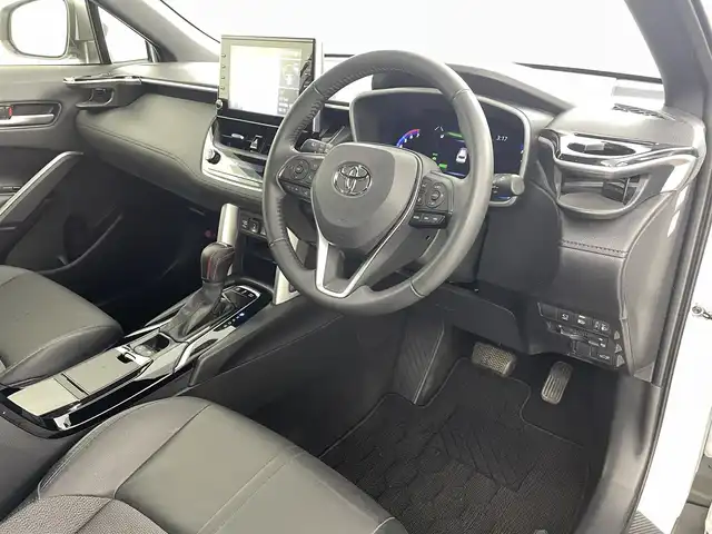 トヨタ カローラ クロス ハイブリッド Z 福島県 2023(令5)年 1.7万km プラチナホワイトパールマイカ ワンオーナー/純正ディスプレイオーディオナビ付き　/トヨタセーフティーセンス　/・PCS/・LTA/・BSM/・クリアランスソナー/・PKSB/・RSA/・ACC/前後ドライブレコーダー　/モデリスタエアロ　/ＥＴＣ　/パワーバックドア　/電子パーキング　/・ブレーキホールド　/ハーフレザーシート/・シートヒーター/・パワーシート/ルーフレール　/プッシュスタート/・スマートキー/・スペアキー/LEDライト/・オートライト/・フォグライト/純正フロアマット/・ドアバイザー/取扱説明書/・保証書