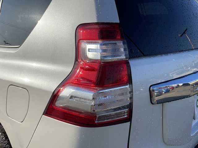 トヨタ ランドクルーザー プラド TX Lパッケージ 新潟県 2015(平27)年 5.2万km ホワイトパールクリスタルシャイン ワンオーナー/エンジンスターター/冬タイヤ積載/純正SDナビ/（DTV/DVD/Bluetooth）/フロントカメラ/サイドカメラ/バックカメラ/４WD/センターデフロック/クルーズコントロール/コーナーセンサー/ビルドインETC/ドライブレコーダー/自動防眩ミラー/ベージュレザーシート/前席シートヒーター/前席電動シート/オートライト/フォグランプ/ウィンカーミラー/ドアバイザー/スペアキー×１