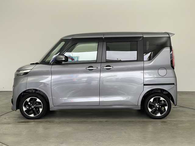 日産 ルークス ハイウェイスター X 兵庫県 2021(令3)年 0.3万km チタニウムグレーメタリック ・純正9インチナビ＆＆BT＆DVD＆CD/・アラウンドビューモニター/・シートヒーター/・インテリジェント エマージェンシーブレーキ/・フロント&バックソナー/・踏み間違い衝突防止アシスト/・インテリジェント LI/・インテリジェント FCW/・インテリジェント DA/・先行車発進お知らせ/・ハイビームアシスト/・標識検知機能/・ハンズフリーオートスライドドア/・パワースライドドア/・純正ドライブレコーダー/・LEDヘッドライト/・リヤシーリングファン/・ロールサンシェード/・LEDライト&LEDフォグ/・パーソナルテーブル/・前席シートヒーター/・スマートキー/・スペアキー