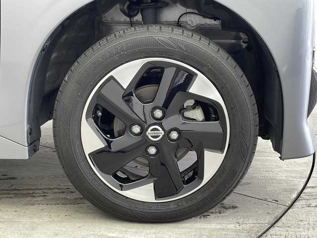 日産 ルークス ハイウェイスター X 兵庫県 2021(令3)年 0.3万km チタニウムグレーメタリック ・純正9インチナビ＆＆BT＆DVD＆CD/・アラウンドビューモニター/・シートヒーター/・インテリジェント エマージェンシーブレーキ/・フロント&バックソナー/・踏み間違い衝突防止アシスト/・インテリジェント LI/・インテリジェント FCW/・インテリジェント DA/・先行車発進お知らせ/・ハイビームアシスト/・標識検知機能/・ハンズフリーオートスライドドア/・パワースライドドア/・純正ドライブレコーダー/・LEDヘッドライト/・リヤシーリングファン/・ロールサンシェード/・LEDライト&LEDフォグ/・パーソナルテーブル/・前席シートヒーター/・スマートキー/・スペアキー