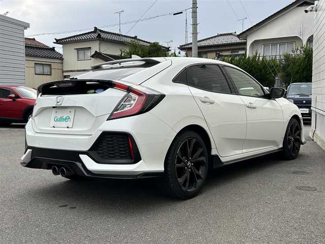 ホンダ シビック ハッチバック ホンダセンシング 山形県 2018(平30)年 8.6万km ホワイトオーキッドパール 禁煙車/純正SDナビ/・フルセグ/CD/DVD/AM/FM/衝突軽減ブレーキ/アダプティブクルーズコントロール/横滑り防止装置/レーンキープアシスト/アイドリングストップ/盗難防止装置/コーナーセンサー/バックカメラ/オートライト/LEDライト/フォグランプ/純正18インチアルミホイール/純正フロアマット/前席シートヒーター/ETC