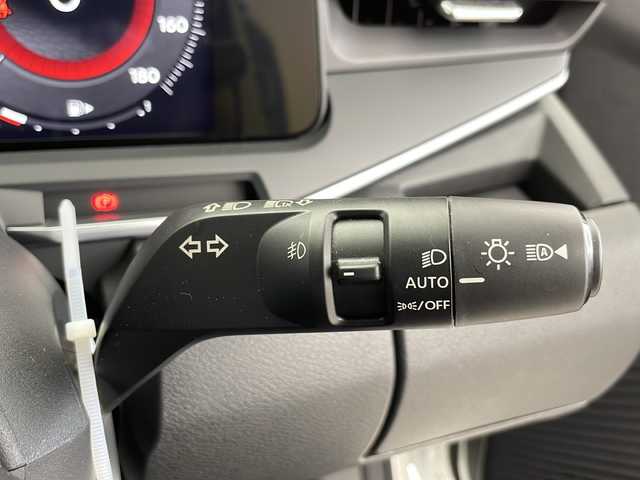 日産 オーラ G レザーエディション 千葉県 2022(令4)年 4.4万km ピュアホワイトパール / スーパーブラック 2トーン 運転支援システム/・エマージェンシーブレーキ/・標識検知機能/・踏み間違い防止アシスト/・車線逸脱警報/・ふらつき警報/・後側方衝突防止支援システム/・後側方車両検知警報/・後退時車両検知機能/純正10インチメモリーナビ/・フルセグTV/・Bluetoothオーディオ接続/・CD/DVD再生機能/ブラインドスポットモニター/合皮レザーシート/LEDヘッドライト/デジタルインナーミラー/USBソケット