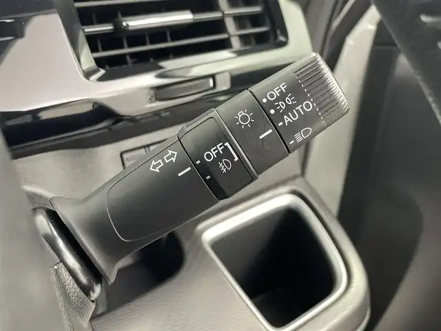 ホンダ ステップワゴン スパーダ eHEV G ホンダS 埼玉県 2020(令2)年 6.3万km プラチナホワイトパール 社外ナビ　MDV-S708L/(Bluetooth/USB/ipod/CD/DVD/AM/FM)/地デジフルセグ/バックカメラ/前方ドライブレコーダー/ETC2.0/Honda SENSING/・アダプティブ・クルーズ・コントロール/・衝突軽減ブレーキ/・誤発進抑制機能/・歩行者事故低減ステアリング/・路外逸脱抑制機能/・先行車発進お知らせ機能/・標識認識機能/電子パーキングシステム/ブレーキホールド/EVモード/ステアリングリモコン/プッシュスタート/両側パワースライドドア/ロールサンシェード/ウィンカーミラー/フロントフォグランプ/社外フロアマット/社外ドアバイザー/純正16インチアルミホイール付205/60R16サマータイヤ×4車載