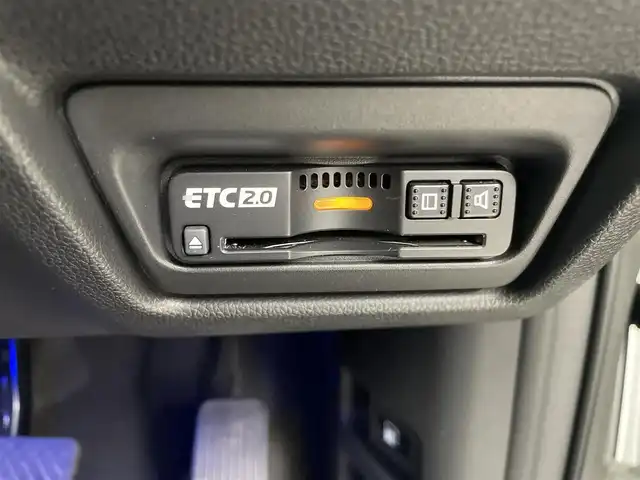 ホンダ ステップワゴン スパーダ eHEV G ホンダS 埼玉県 2020(令2)年 6.3万km プラチナホワイトパール 社外ナビ　MDV-S708L/(Bluetooth/USB/ipod/CD/DVD/AM/FM)/地デジフルセグ/バックカメラ/前方ドライブレコーダー/ETC2.0/Honda SENSING/・アダプティブ・クルーズ・コントロール/・衝突軽減ブレーキ/・誤発進抑制機能/・歩行者事故低減ステアリング/・路外逸脱抑制機能/・先行車発進お知らせ機能/・標識認識機能/電子パーキングシステム/ブレーキホールド/EVモード/ステアリングリモコン/プッシュスタート/両側パワースライドドア/ロールサンシェード/ウィンカーミラー/フロントフォグランプ/社外フロアマット/社外ドアバイザー/純正16インチアルミホイール付205/60R16サマータイヤ×4車載