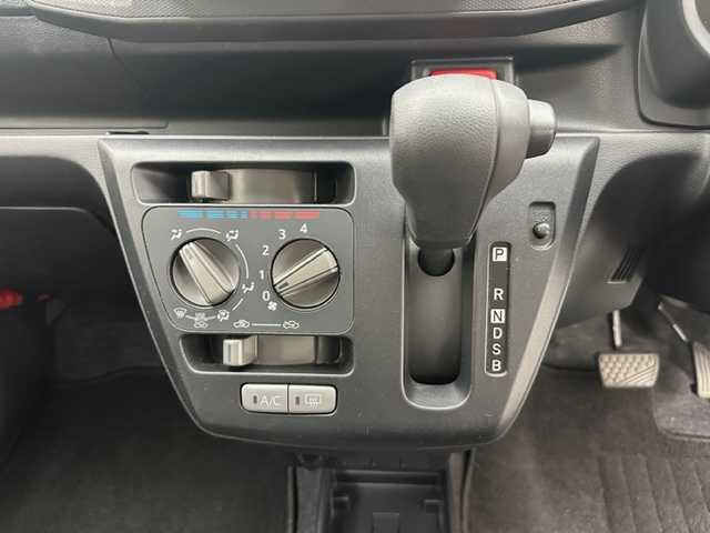 ダイハツ ミラ イース B SAⅢ 兵庫県 2020(令2)年 1.9万km ホワイト 社外ナビ(CD/FM/AM)/社外前後ドライブレコーダー/コーナーセンサー/アイドリングストップ/PCS/LDA/オートハイビーム/ヘッドライトレベライザー/リモコンキー/スペアキー/ドアバイザー/社外フロアマット/横滑り防止装置