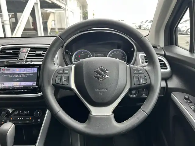 スズキ ＳＸ４ Ｓクロス 静岡県 2019(令1)年 8.3万km エナジェティックレッドパール ワンオーナー車/レーダーブレーキサポートII/フルタイム4WD/純正SDナビ（CN-RZ743）/BTオーディオ/フルセグTV/DVD再生/バックカメラ/スマートキー/アイドリングストップ/シートヒーター/LEDヘッドライト/フォグライト/ドアバイザー/純正17AW/純正フロアマット/保証書