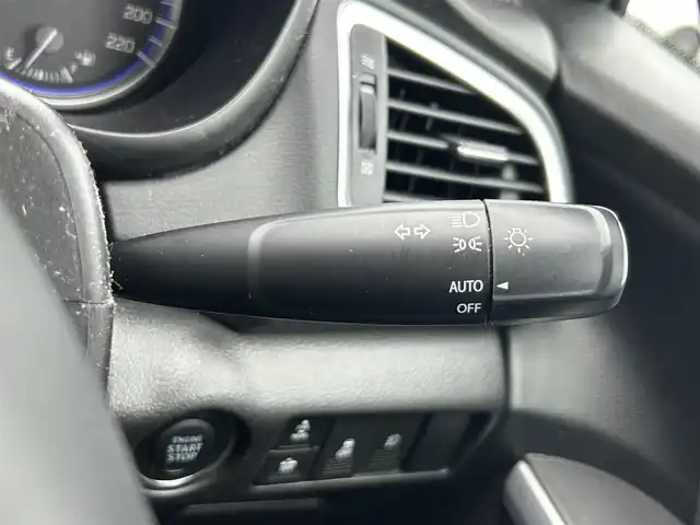 スズキ ＳＸ４ Ｓクロス 静岡県 2019(令1)年 8.3万km エナジェティックレッドパール ワンオーナー車/レーダーブレーキサポートII/フルタイム4WD/純正SDナビ（CN-RZ743）/BTオーディオ/フルセグTV/DVD再生/バックカメラ/スマートキー/アイドリングストップ/シートヒーター/LEDヘッドライト/フォグライト/ドアバイザー/純正17AW/純正フロアマット/保証書