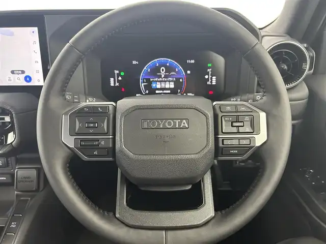 トヨタ ランドクルーザー ２５０ VX 千葉県 2025(令7)年 0.1万km アバンギャルドブロンズメタリック サンルーフ/丸目ヘッドライト/セーフティセンス（衝突回避支援パッケージ）/・プリクラッシュセーフティ/・レーンディパーチャーアラート/・オートマチックハイビーム/・ドライバー異常時対応システム/・プロアクティブドライビングアシスト/・発進遅れ告知機能/・レーンレーシングアシスト/・レーダークルーズコントロール/・ロードサインアシスト/12.3インチディスプレイオーディオ/・コネクティッドナビ対応/・AM/FMチューナー/・USB入力/・Apple CarPlay/Android Auto/・ETC2.0/・地デジTV/・HDMI入力/・パイオニア プレミアムサウンドシステム/デジタルインナーミラー/ステアリングヒーター/ブラインドスポットモニター/LEDヘッドライト/純正18インチAW/運転席パワーシート/コーナーセンサー/ビルトインETC2.0