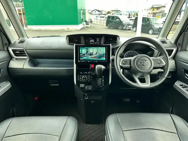 トヨタ ルーミー カスタムG 宮城県 2021(令3)年 5.3万km パールホワイトⅢ パノラミックビュー対応ナビレディパッケージ/・パノラミックビューモニター/・ステアリングスイッチ/コンフォートパッケージ/・シートヒーター（運転席/助手席）/・シートバックテーブル（運転席/助手席）/＝＝＝/スマートアシスト/・衝突回避支援ブレーキ機能/・車線逸脱警報機能/・ブレーキ制御付誤発進抑制機能/・先行車発進お知らせ機能/・アダプティブクルーズコントロール/・アダプティブドライビングビーム/・衝突警報機能/・ふらつき警報機能/・サイドビューランプ/・コーナーセンサー/・路側逸脱警報/・標識認識機能/社外9インチナビ（AVIC-RQ911）/・CD/DVD/・Bluetooth/・フルセグTV/ビルトインETC/両側パワースライドドア/革調シートカバー/革巻きステアリング/ステアリングスイッチ/電動パーキングブレーキ/ブレーキホールド/LEDヘッドランプ/フォグランプ/オートライト/スマートキー＆プッシュスタート/電動格納ミラー/純正14インチAW/純正フロアマット/純正ドアバイザー/Wエアバッグ