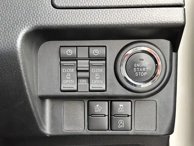 トヨタ ルーミー カスタムG 宮城県 2021(令3)年 5.3万km パールホワイトⅢ パノラミックビュー対応ナビレディパッケージ/・パノラミックビューモニター/・ステアリングスイッチ/コンフォートパッケージ/・シートヒーター（運転席/助手席）/・シートバックテーブル（運転席/助手席）/＝＝＝/スマートアシスト/・衝突回避支援ブレーキ機能/・車線逸脱警報機能/・ブレーキ制御付誤発進抑制機能/・先行車発進お知らせ機能/・アダプティブクルーズコントロール/・アダプティブドライビングビーム/・衝突警報機能/・ふらつき警報機能/・サイドビューランプ/・コーナーセンサー/・路側逸脱警報/・標識認識機能/社外9インチナビ（AVIC-RQ911）/・CD/DVD/・Bluetooth/・フルセグTV/ビルトインETC/両側パワースライドドア/革調シートカバー/革巻きステアリング/ステアリングスイッチ/電動パーキングブレーキ/ブレーキホールド/LEDヘッドランプ/フォグランプ/オートライト/スマートキー＆プッシュスタート/電動格納ミラー/純正14インチAW/純正フロアマット/純正ドアバイザー/Wエアバッグ