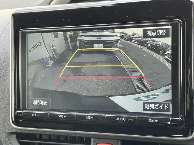 トヨタ ヴォクシー 東京都 2017(平29)年 8.2万km ブラック 純正ナビ/【Bluetooth/CD/DVD/フルセグTV】/バックカメラ/ETC/両側パワースライドドア/LEDヘッドライト/トヨタセーフティセンス/・プリクラッシュセーフティ/スマートキー/電動格納ミラー/16インチアルミホイール