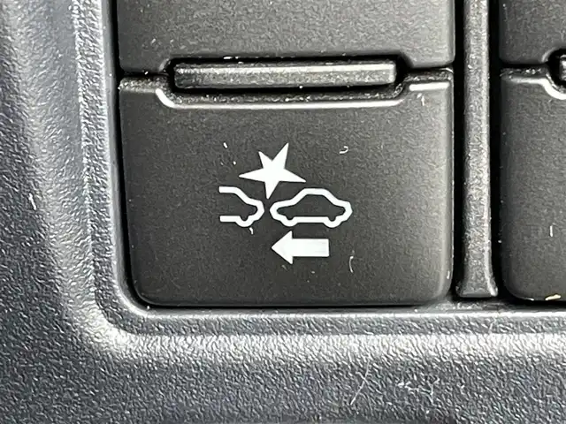 トヨタ ヴォクシー 東京都 2017(平29)年 8.2万km ブラック 純正ナビ/【Bluetooth/CD/DVD/フルセグTV】/バックカメラ/ETC/両側パワースライドドア/LEDヘッドライト/トヨタセーフティセンス/・プリクラッシュセーフティ/スマートキー/電動格納ミラー/16インチアルミホイール