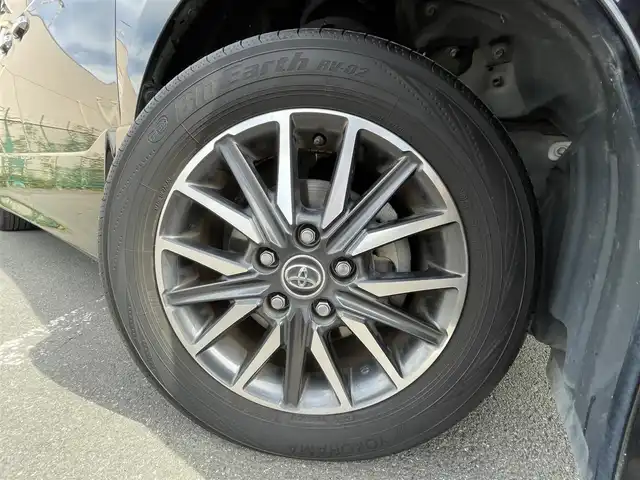 トヨタ ヴォクシー 東京都 2017(平29)年 8.2万km ブラック 純正ナビ/【Bluetooth/CD/DVD/フルセグTV】/バックカメラ/ETC/両側パワースライドドア/LEDヘッドライト/トヨタセーフティセンス/・プリクラッシュセーフティ/スマートキー/電動格納ミラー/16インチアルミホイール