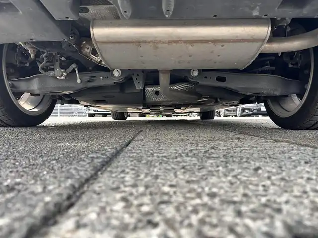 トヨタ プリウス A ツーリングセレクション 宮城県 2018(平30)年 4.6万km ホワイトパールクリスタルシャイン エアロ/セーフティセンス/・プリクラッシュセーフティ/・レーンディパーチャーアラート/・オートマチックハイビーム/・レーダークルーズコントロール/ブラインドスポットモニター/インテリジェントクリアランスソナー/シンプルインテリジェントパーキングアシスト/純正9インチナビ（NSZT-Y66T）/・CD/DVD/・Bluetooth/・フルセグTV/バックカメラ/ビルトインETC/ブラック合皮シート/シートヒーター/革巻きステアリング/ステアリングスイッチ/LEDヘッドライト/フォグランプ/オートライト/スマートキー＆プッシュスタート/電動格納ミラー/純正17インチAW/スペアタイヤ/純正フロアマット/純正ドアバイザー/トノカバー/W/サイド/カーテンエアバッグ