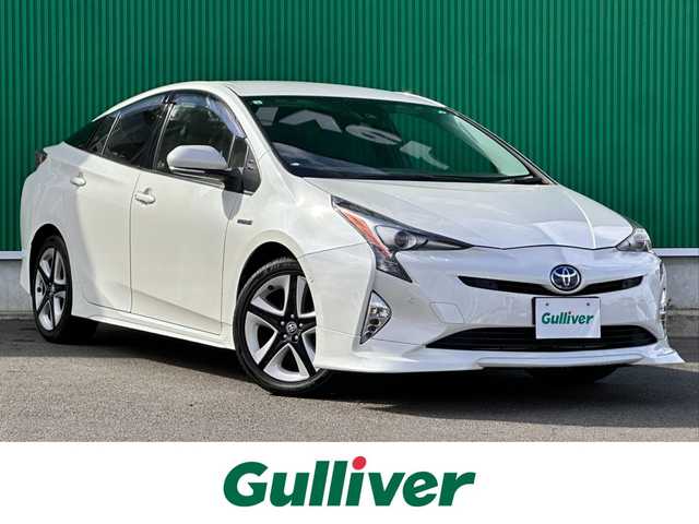 トヨタ プリウス A ツーリングセレクション 宮城県 2018(平30)年 4.6万km ホワイトパールクリスタルシャイン エアロ/セーフティセンス/・プリクラッシュセーフティ/・レーンディパーチャーアラート/・オートマチックハイビーム/・レーダークルーズコントロール/ブラインドスポットモニター/インテリジェントクリアランスソナー/シンプルインテリジェントパーキングアシスト/純正9インチナビ（NSZT-Y66T）/・CD/DVD/・Bluetooth/・フルセグTV/バックカメラ/ビルトインETC/ブラック合皮シート/シートヒーター/革巻きステアリング/ステアリングスイッチ/LEDヘッドライト/フォグランプ/オートライト/スマートキー＆プッシュスタート/電動格納ミラー/純正17インチAW/スペアタイヤ/純正フロアマット/純正ドアバイザー/トノカバー/W/サイド/カーテンエアバッグ
