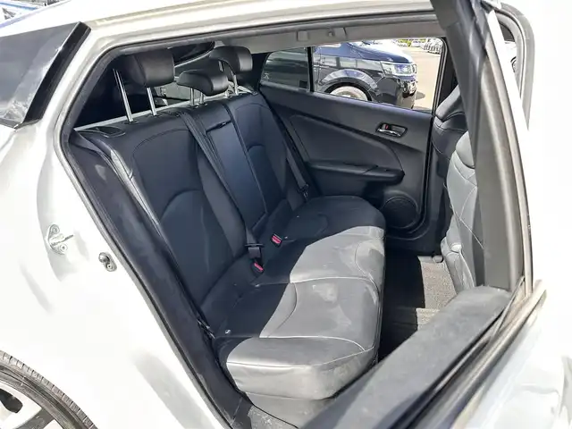 トヨタ プリウス A ツーリングセレクション 宮城県 2018(平30)年 4.6万km ホワイトパールクリスタルシャイン エアロ/セーフティセンス/・プリクラッシュセーフティ/・レーンディパーチャーアラート/・オートマチックハイビーム/・レーダークルーズコントロール/ブラインドスポットモニター/インテリジェントクリアランスソナー/シンプルインテリジェントパーキングアシスト/純正9インチナビ（NSZT-Y66T）/・CD/DVD/・Bluetooth/・フルセグTV/バックカメラ/ビルトインETC/ブラック合皮シート/シートヒーター/革巻きステアリング/ステアリングスイッチ/LEDヘッドライト/フォグランプ/オートライト/スマートキー＆プッシュスタート/電動格納ミラー/純正17インチAW/スペアタイヤ/純正フロアマット/純正ドアバイザー/トノカバー/W/サイド/カーテンエアバッグ