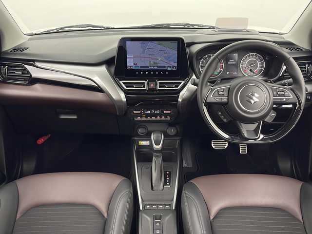 スズキ フロンクス 秋田県 2024(令6)年 0.9万km 白Ⅱ ４ＷＤ/純正ナビ/　(AM/FM/フルセグTV/Bluetooth/USB)/全方位カメラ/アダプティブクルーズコントロール/ハーフレザーシート/前席シートヒーター/ワイヤレス充電/ヘッドアップディスプレイ/ヒルディセントコントロール/オートブレーキホールド/プッシュスタート/スマートキー/パドルシフト/オートライト/LEDヘッドライト/AW付スタッドレス積込