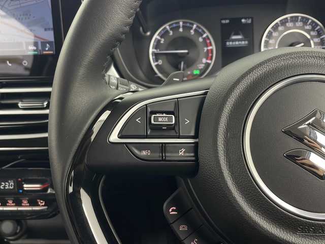 スズキ フロンクス 秋田県 2024(令6)年 0.9万km 白Ⅱ ４ＷＤ/純正ナビ/　(AM/FM/フルセグTV/Bluetooth/USB)/全方位カメラ/アダプティブクルーズコントロール/ハーフレザーシート/前席シートヒーター/ワイヤレス充電/ヘッドアップディスプレイ/ヒルディセントコントロール/オートブレーキホールド/プッシュスタート/スマートキー/パドルシフト/オートライト/LEDヘッドライト/AW付スタッドレス積込