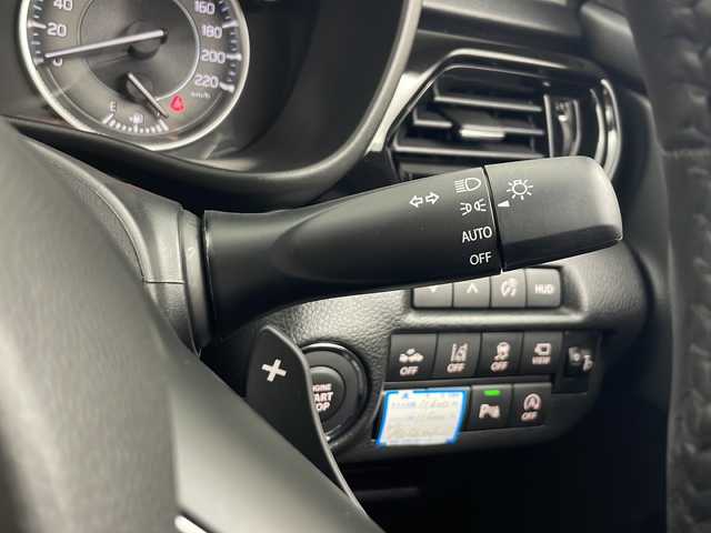 スズキ フロンクス 秋田県 2024(令6)年 0.9万km 白Ⅱ ４ＷＤ/純正ナビ/　(AM/FM/フルセグTV/Bluetooth/USB)/全方位カメラ/アダプティブクルーズコントロール/ハーフレザーシート/前席シートヒーター/ワイヤレス充電/ヘッドアップディスプレイ/ヒルディセントコントロール/オートブレーキホールド/プッシュスタート/スマートキー/パドルシフト/オートライト/LEDヘッドライト/AW付スタッドレス積込