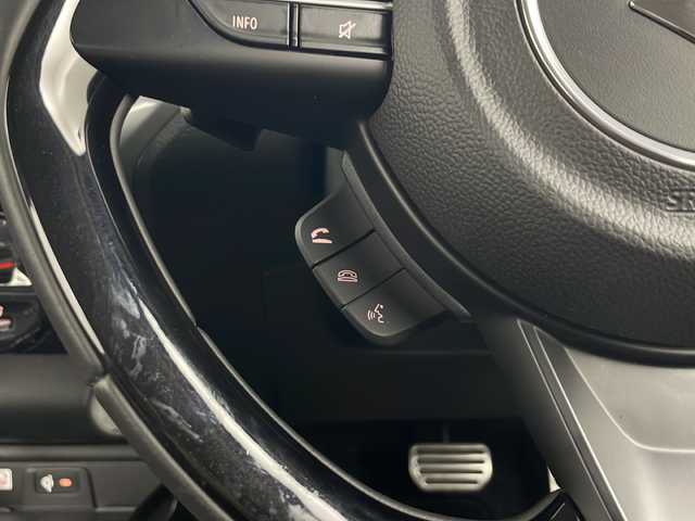 スズキ フロンクス 秋田県 2024(令6)年 0.9万km 白Ⅱ ４ＷＤ/純正ナビ/　(AM/FM/フルセグTV/Bluetooth/USB)/全方位カメラ/アダプティブクルーズコントロール/ハーフレザーシート/前席シートヒーター/ワイヤレス充電/ヘッドアップディスプレイ/ヒルディセントコントロール/オートブレーキホールド/プッシュスタート/スマートキー/パドルシフト/オートライト/LEDヘッドライト/AW付スタッドレス積込