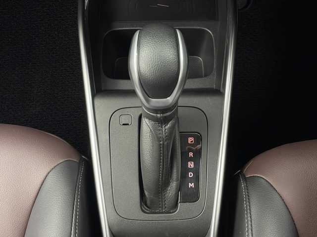 スズキ フロンクス 秋田県 2024(令6)年 0.9万km 白Ⅱ ４ＷＤ/純正ナビ/　(AM/FM/フルセグTV/Bluetooth/USB)/全方位カメラ/アダプティブクルーズコントロール/ハーフレザーシート/前席シートヒーター/ワイヤレス充電/ヘッドアップディスプレイ/ヒルディセントコントロール/オートブレーキホールド/プッシュスタート/スマートキー/パドルシフト/オートライト/LEDヘッドライト/AW付スタッドレス積込