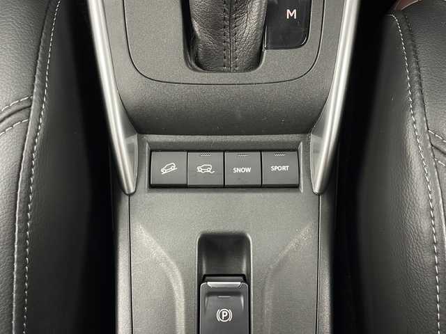 スズキ フロンクス 秋田県 2024(令6)年 0.9万km 白Ⅱ ４ＷＤ/純正ナビ/　(AM/FM/フルセグTV/Bluetooth/USB)/全方位カメラ/アダプティブクルーズコントロール/ハーフレザーシート/前席シートヒーター/ワイヤレス充電/ヘッドアップディスプレイ/ヒルディセントコントロール/オートブレーキホールド/プッシュスタート/スマートキー/パドルシフト/オートライト/LEDヘッドライト/AW付スタッドレス積込