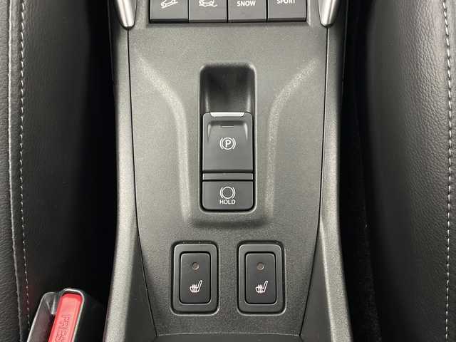 スズキ フロンクス 秋田県 2024(令6)年 0.9万km 白Ⅱ ４ＷＤ/純正ナビ/　(AM/FM/フルセグTV/Bluetooth/USB)/全方位カメラ/アダプティブクルーズコントロール/ハーフレザーシート/前席シートヒーター/ワイヤレス充電/ヘッドアップディスプレイ/ヒルディセントコントロール/オートブレーキホールド/プッシュスタート/スマートキー/パドルシフト/オートライト/LEDヘッドライト/AW付スタッドレス積込