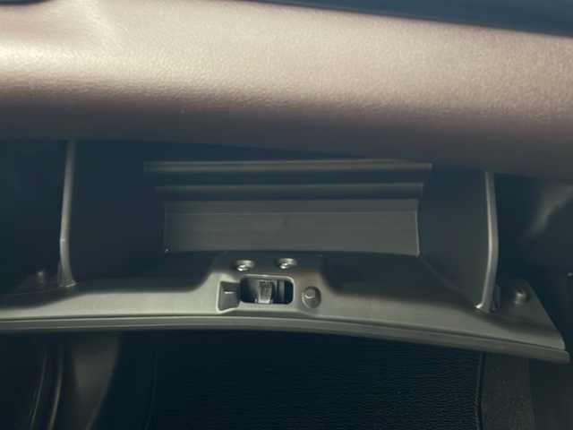 スズキ フロンクス 秋田県 2024(令6)年 0.9万km 白Ⅱ ４ＷＤ/純正ナビ/　(AM/FM/フルセグTV/Bluetooth/USB)/全方位カメラ/アダプティブクルーズコントロール/ハーフレザーシート/前席シートヒーター/ワイヤレス充電/ヘッドアップディスプレイ/ヒルディセントコントロール/オートブレーキホールド/プッシュスタート/スマートキー/パドルシフト/オートライト/LEDヘッドライト/AW付スタッドレス積込